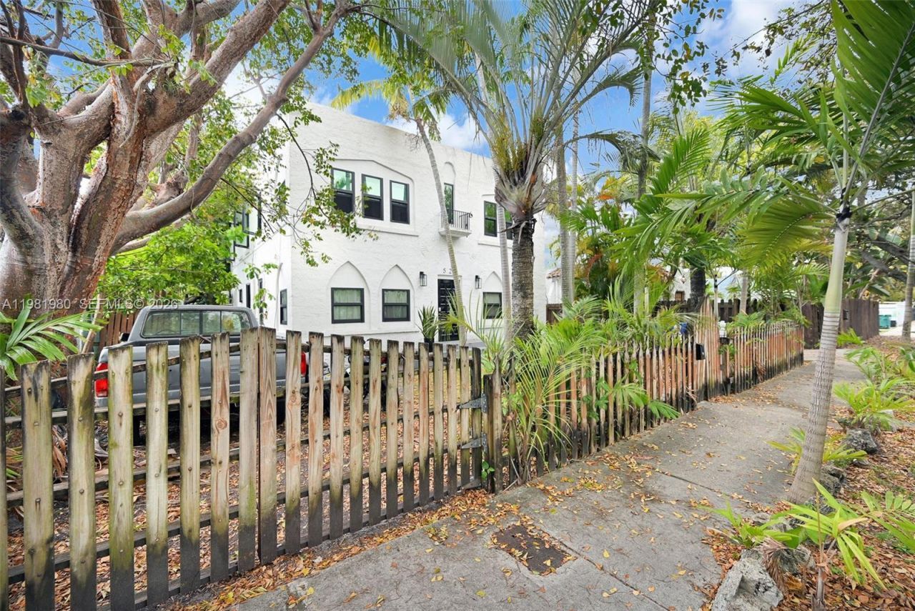 528 NW 47th St, Unit 2, Miami, FL 33127 Photo