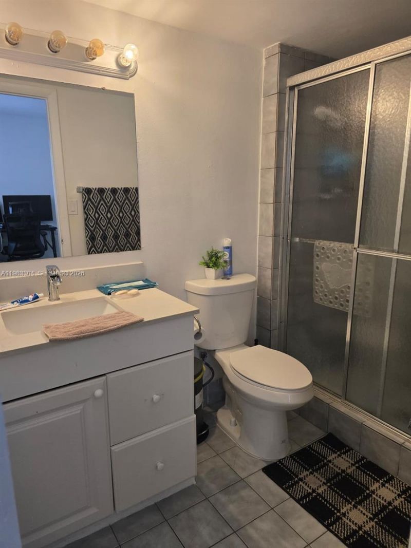 13715 Kendale Lakes Cir, Unit A-308, Miami, FL 33183 Photo