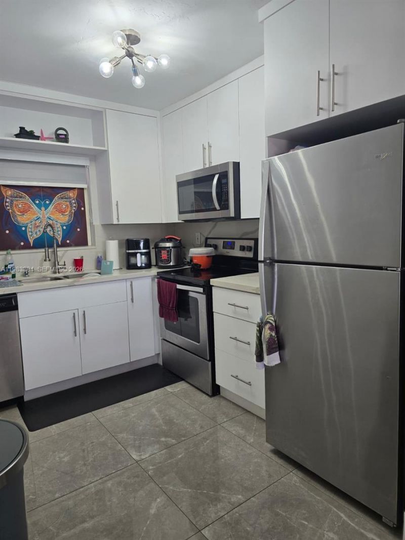 13715 Kendale Lakes Cir, Unit A-308, Miami, FL 33183 Photo