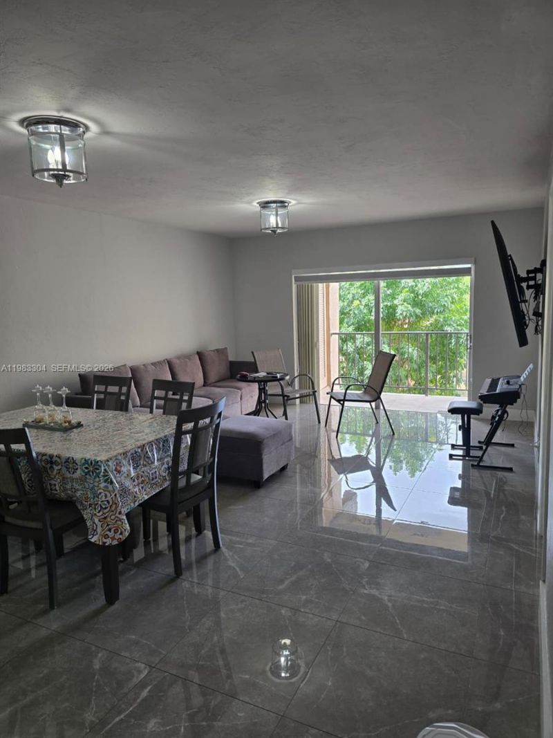 13715 Kendale Lakes Cir, Unit A-308, Miami, FL 33183 Photo