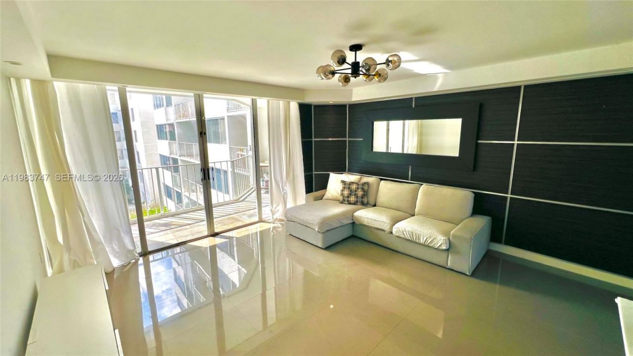 1700 NW N River Dr , Unit 404, Miami, FL 33125 Photo