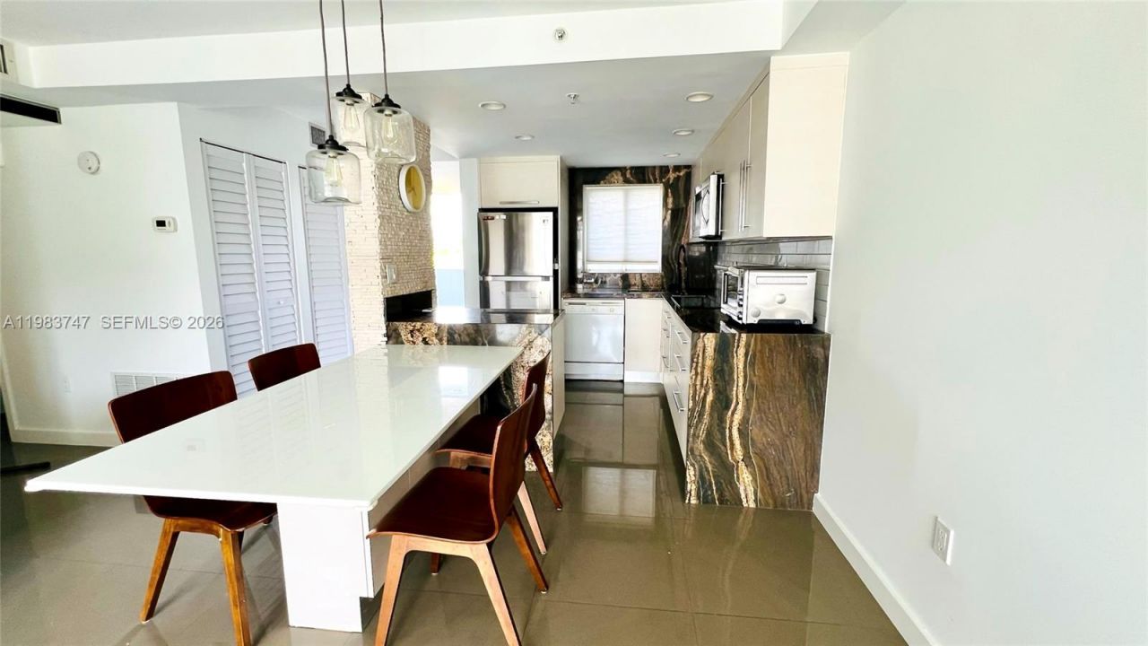 1700 NW N River Dr , Unit 404, Miami, FL 33125 Photo