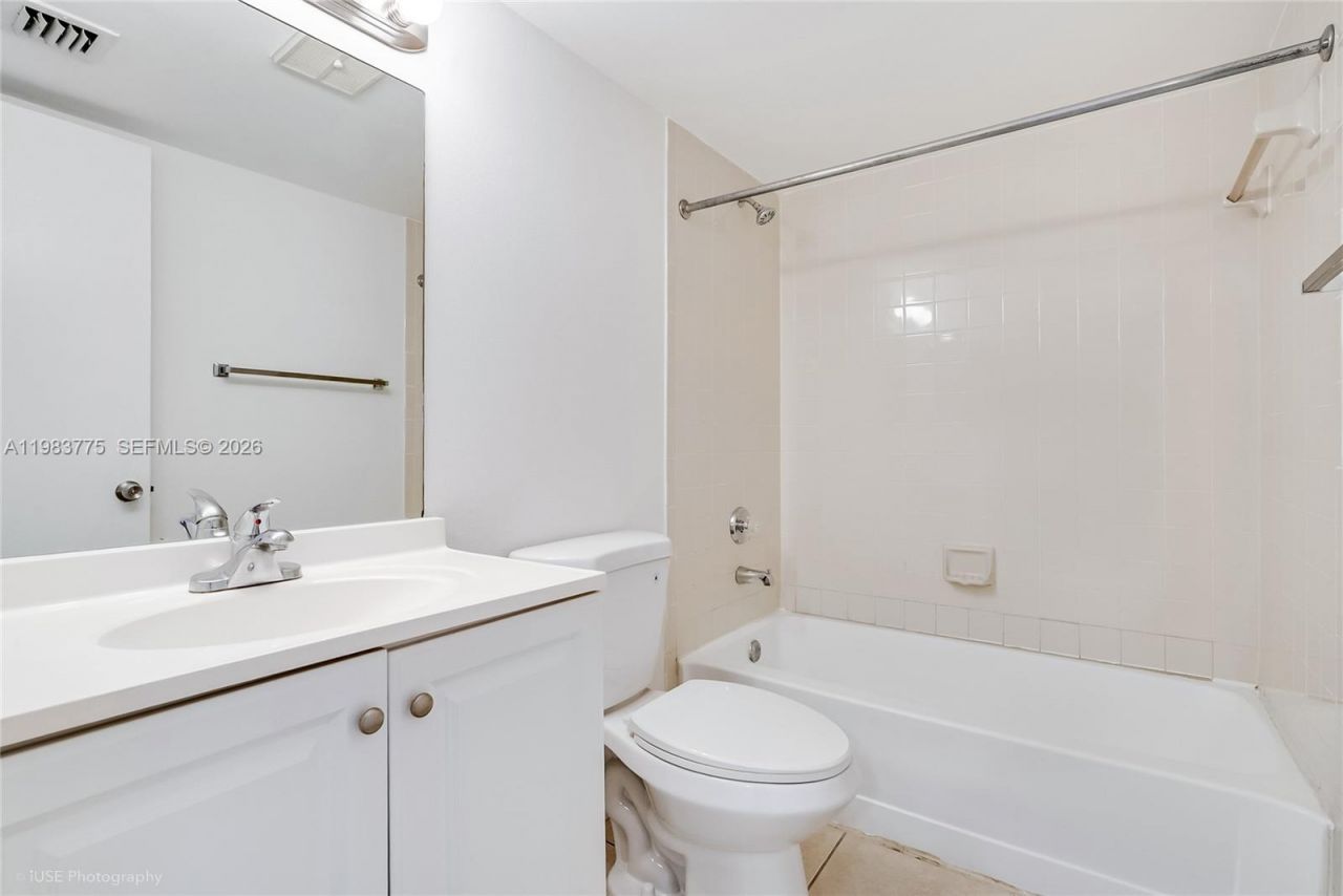 9992 Nob Hill Pl , Unit 9992, Sunrise, FL 33351 Photo