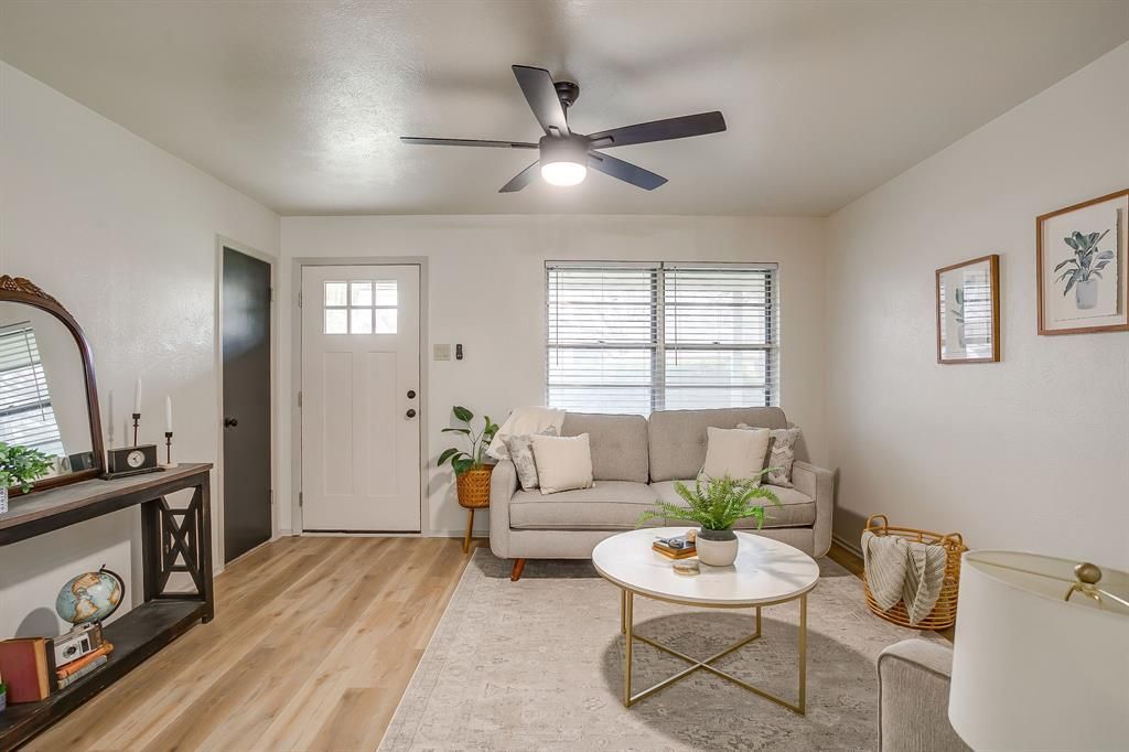 256 Pimlico Way, Saginaw, TX 76179 Main Photo