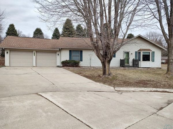 1301 Peterson Street, Alta, IA 51002