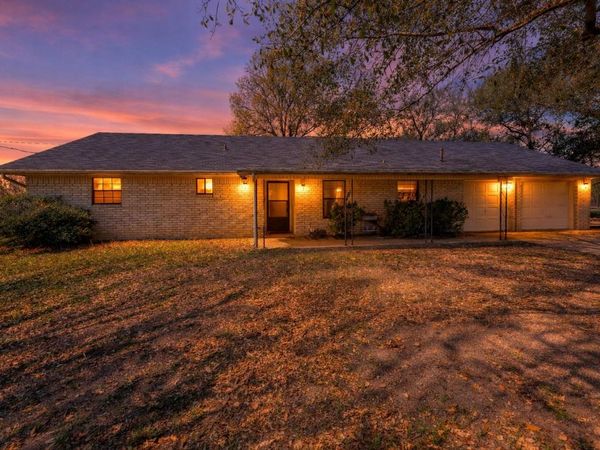 182 Norma Jean BLVD, Smithville, TX 78957