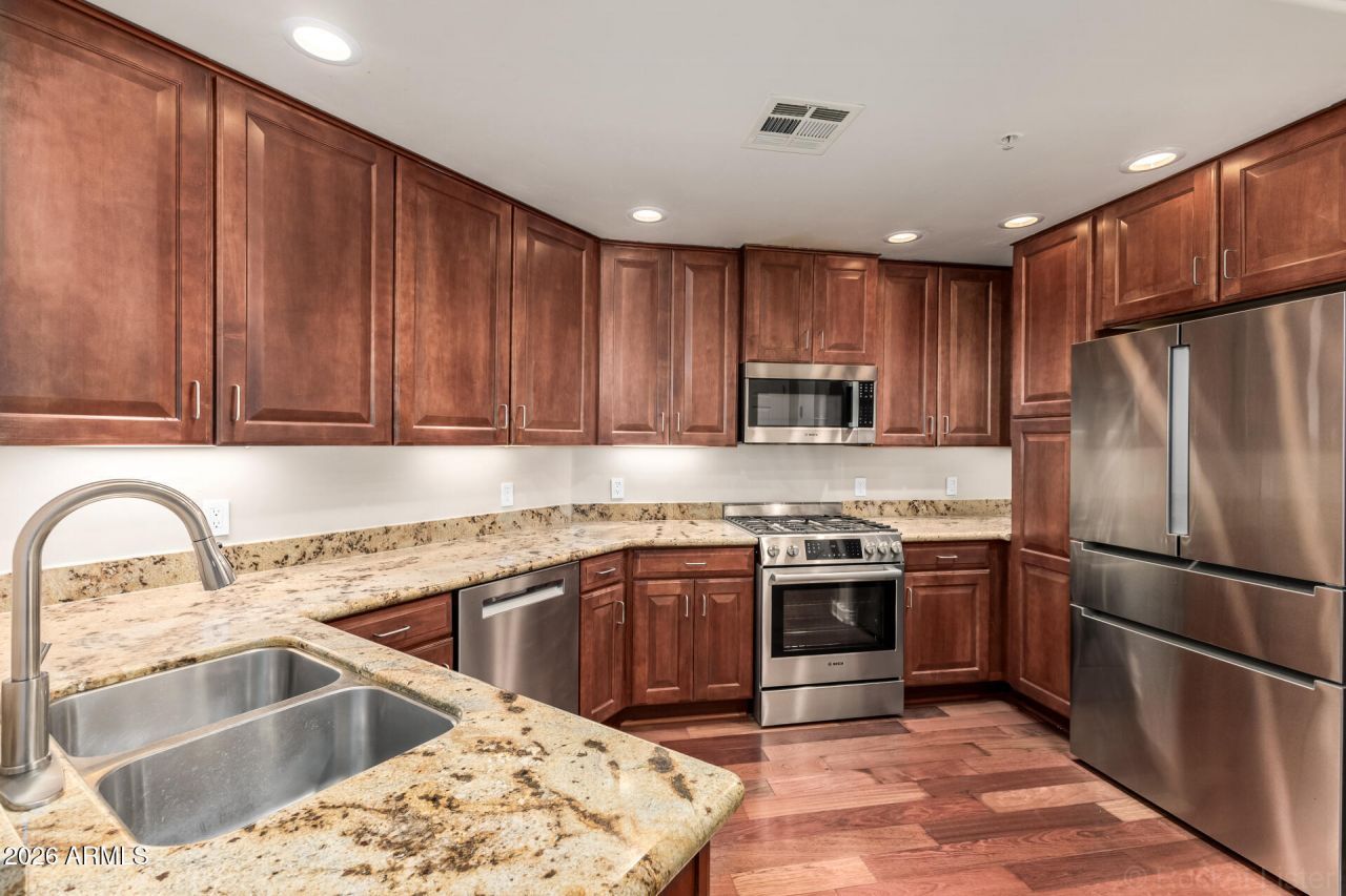 5450 E Deer Valley Drive, Unit 1214, Phoenix, AZ 85054 Main Photo