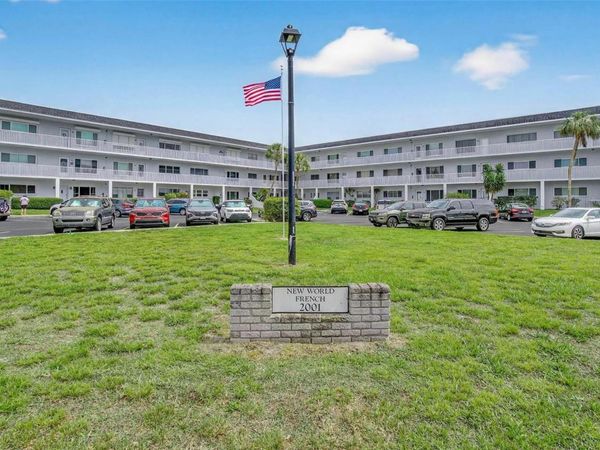 2001 WORLD PARKWAY BOULEVARD, Unit 3, CLEARWATER, FL 33763