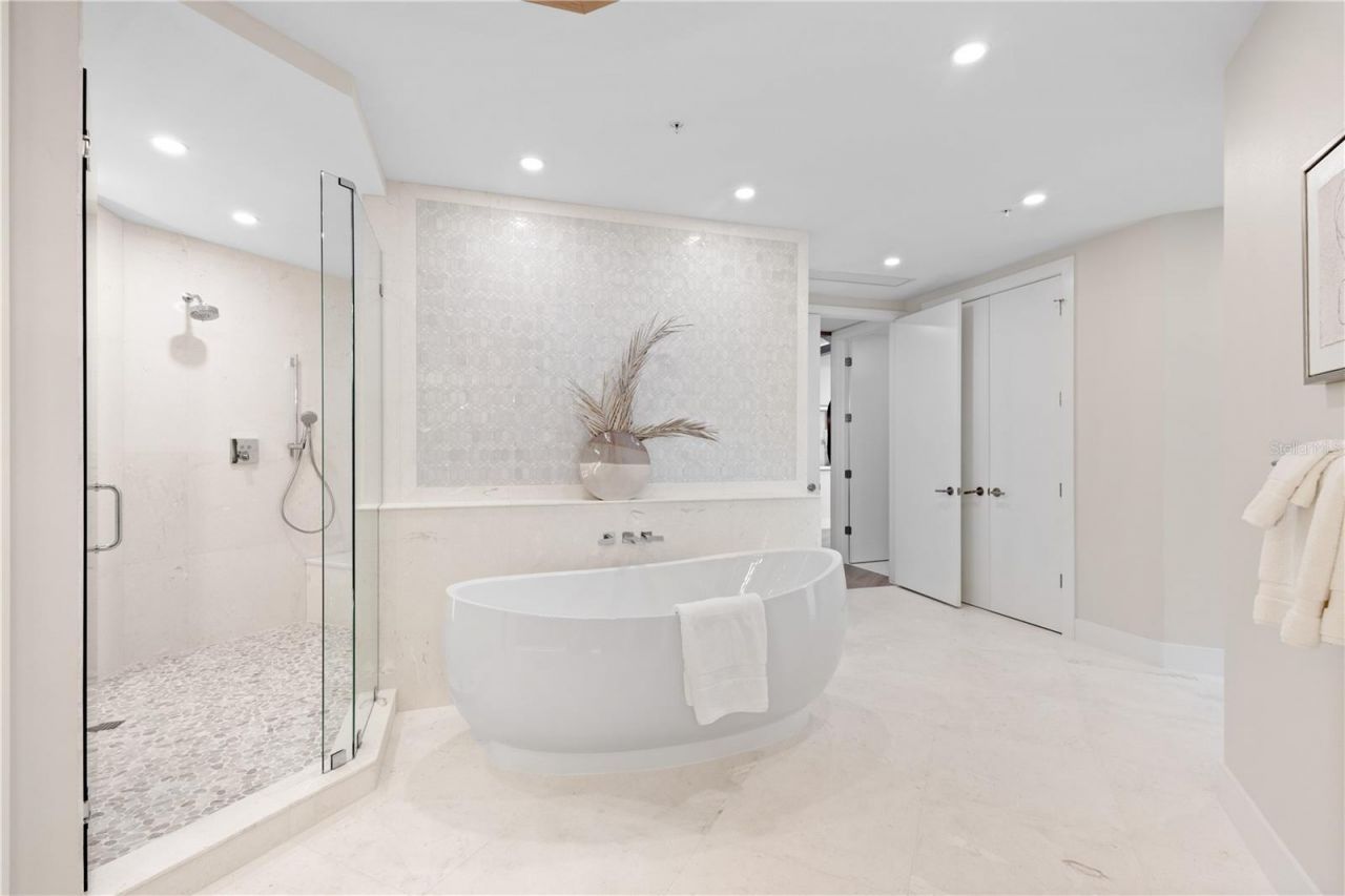 415 L Ambiance Drive, Unit A701, Longboat Key, FL 34228 Photo