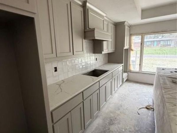 6914 W 66th Terrace, Overland Park, KS 66202