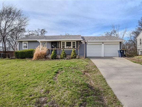 4326 Laurel Avenue, Kansas City, MO 64133