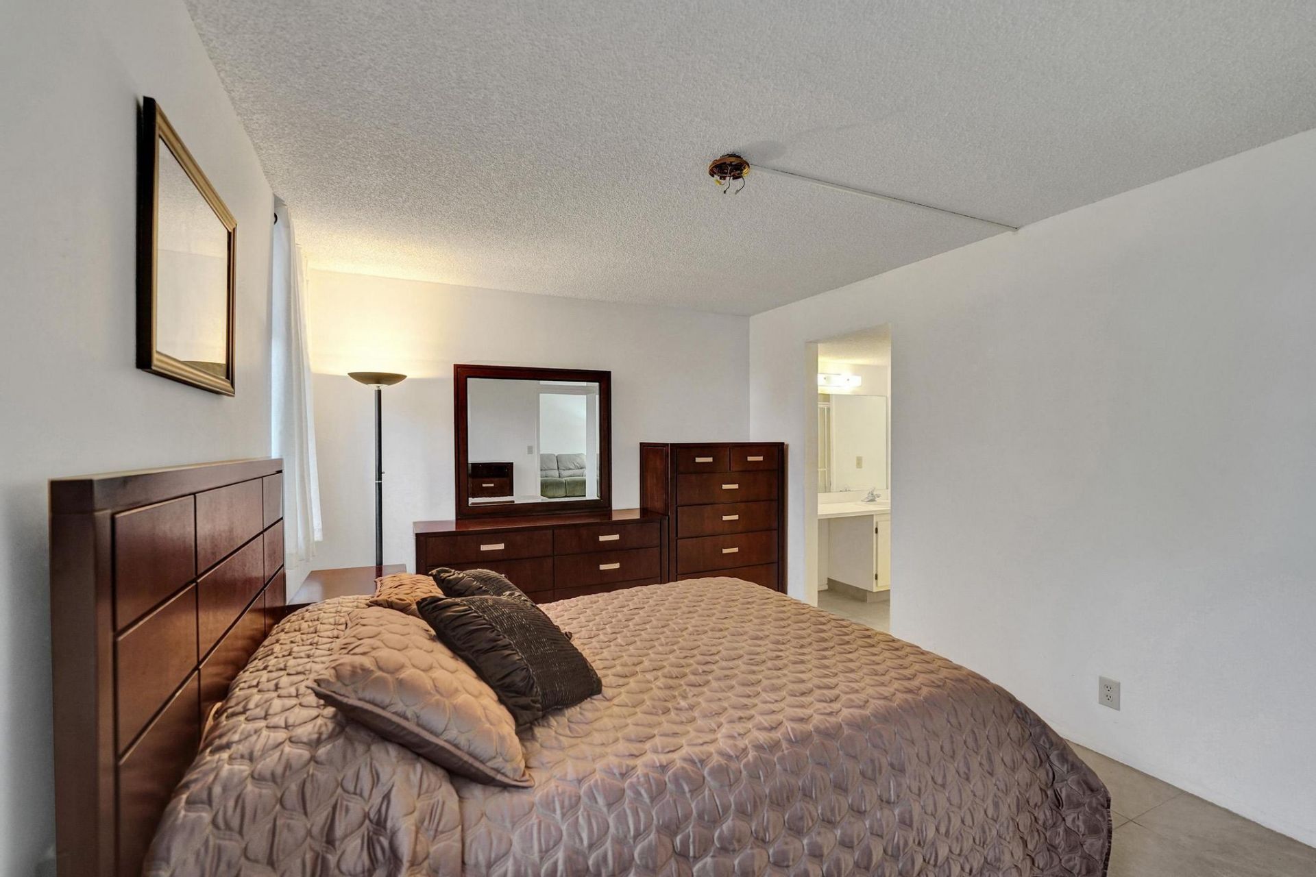 9531 Seagrape Drive, Unit 305, Davie, FL 33324 Photo