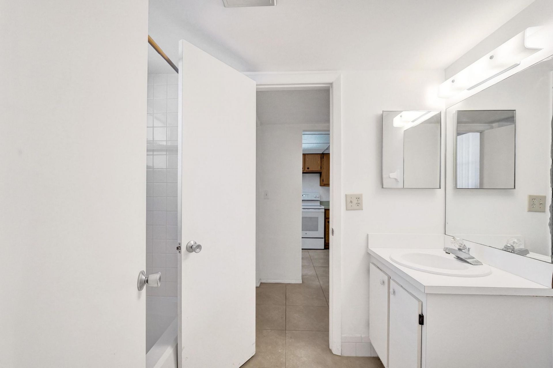 9531 Seagrape Drive, Unit 305, Davie, FL 33324 Photo