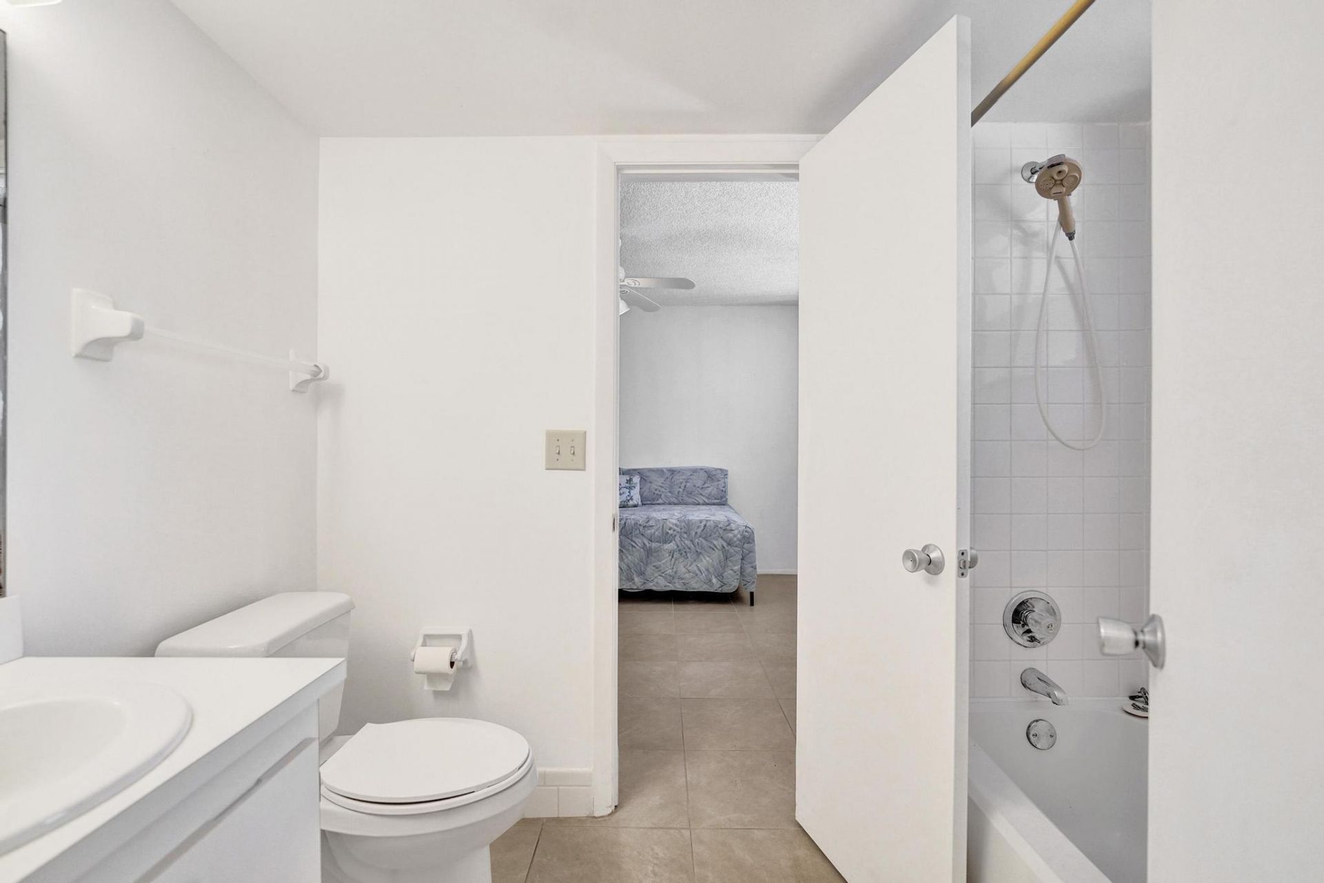 9531 Seagrape Drive, Unit 305, Davie, FL 33324 Photo