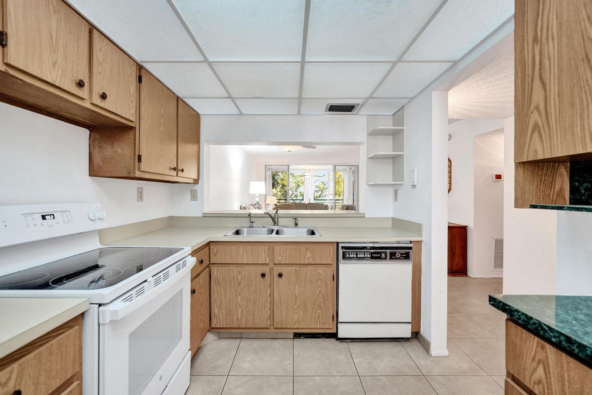 9531 Seagrape Drive, Unit 305, Davie, FL 33324 Photo