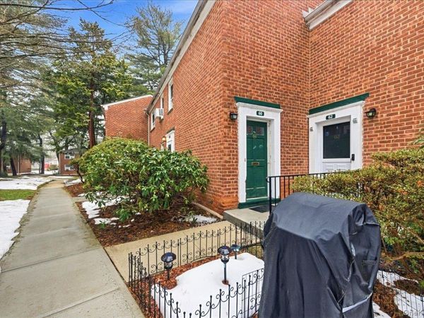 4 Fieldstone Drive, Unit 60, Hartsdale, NY 10530