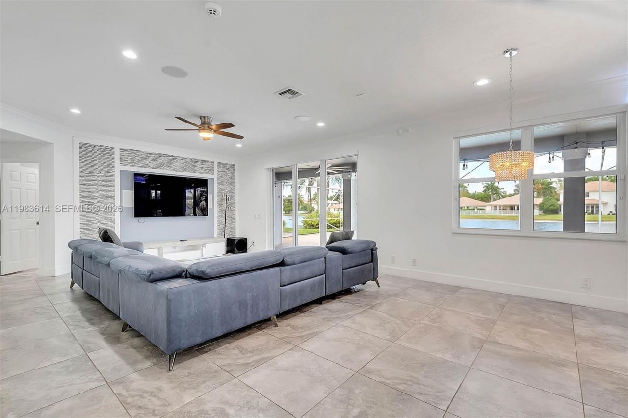 2354 Quail Roost Dr, Weston, FL 33327 Photo