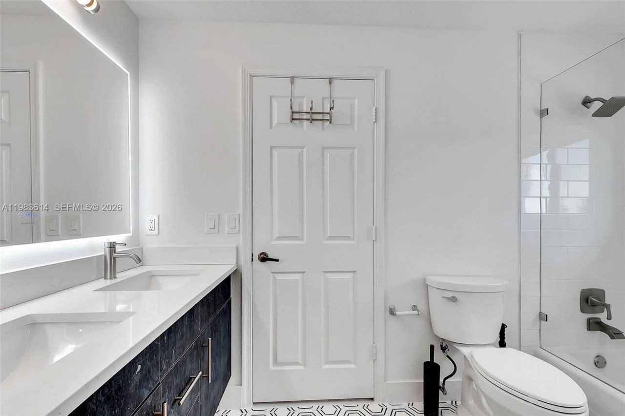 2354 Quail Roost Dr, Weston, FL 33327 Photo