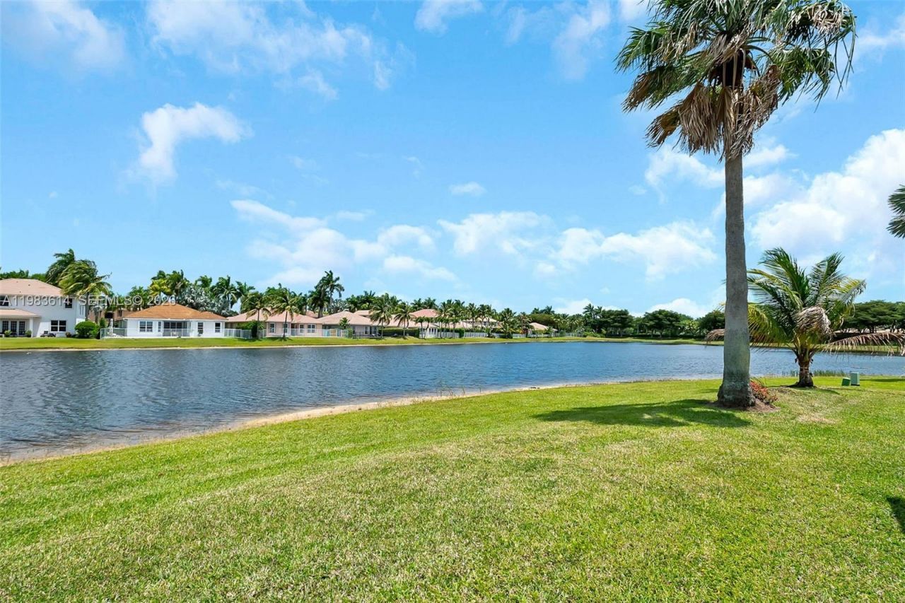 2354 Quail Roost Dr, Weston, FL 33327 Photo