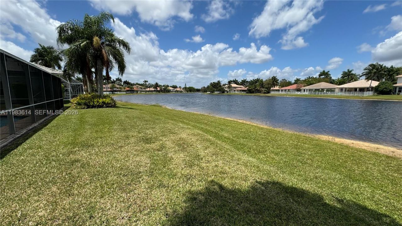 2354 Quail Roost Dr, Weston, FL 33327 Photo