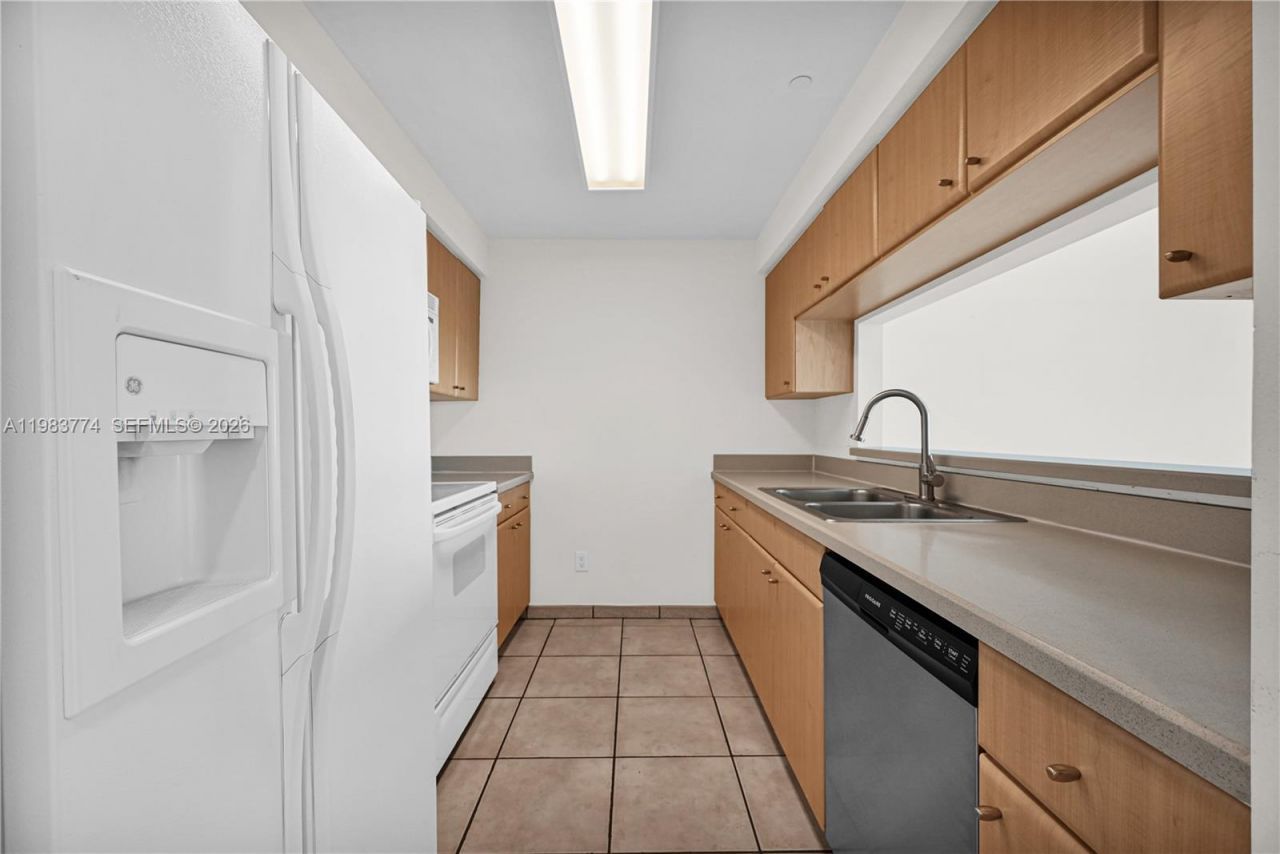 2475 Brickell Ave , Unit 703, Miami, FL 33129 Photo