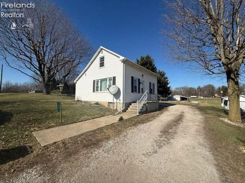 98 Adams Street, McCutchenville, OH 44844 Photo 2