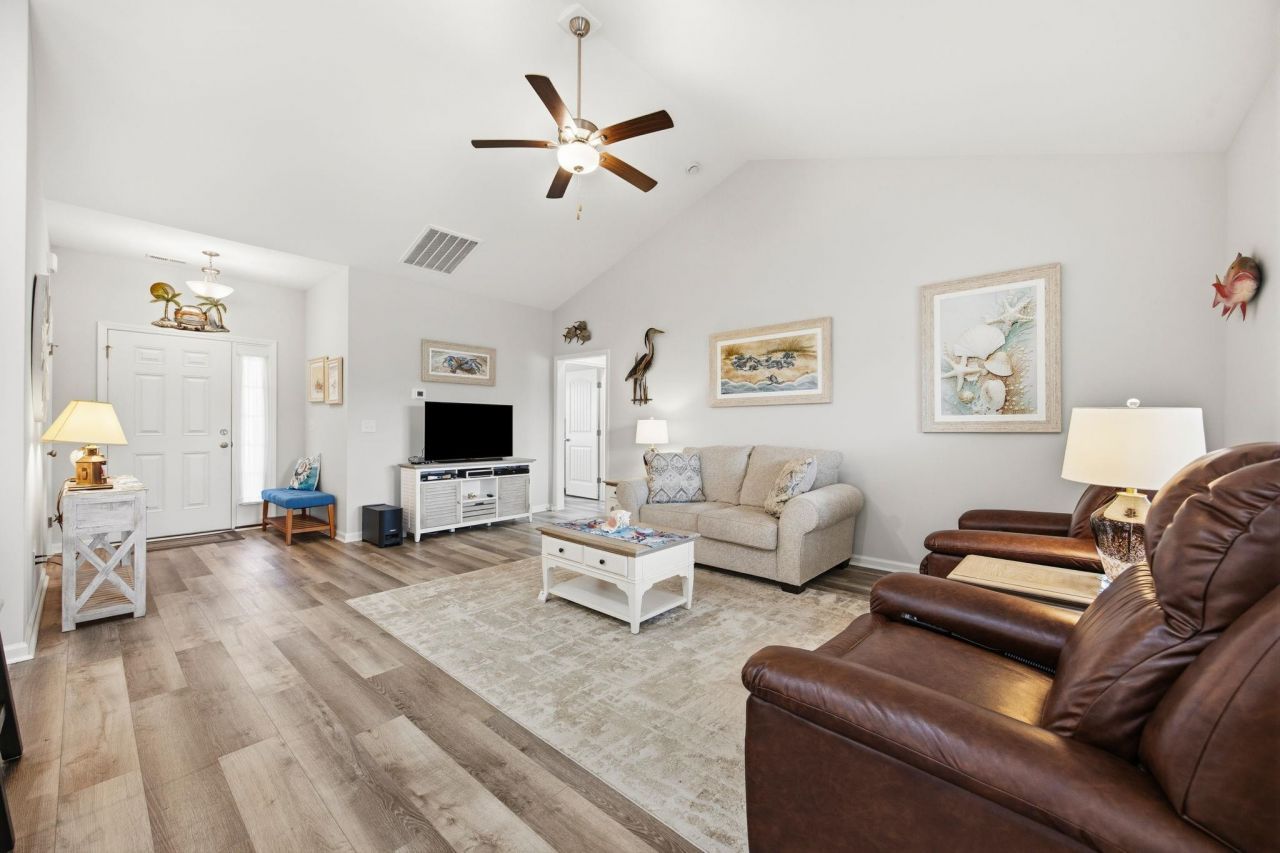 604 Lavatera Ct. Photo 6