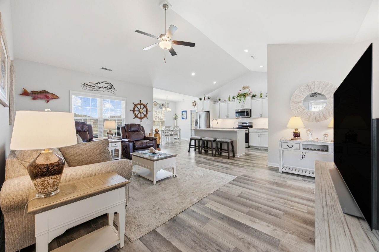 604 Lavatera Ct. Photo 7