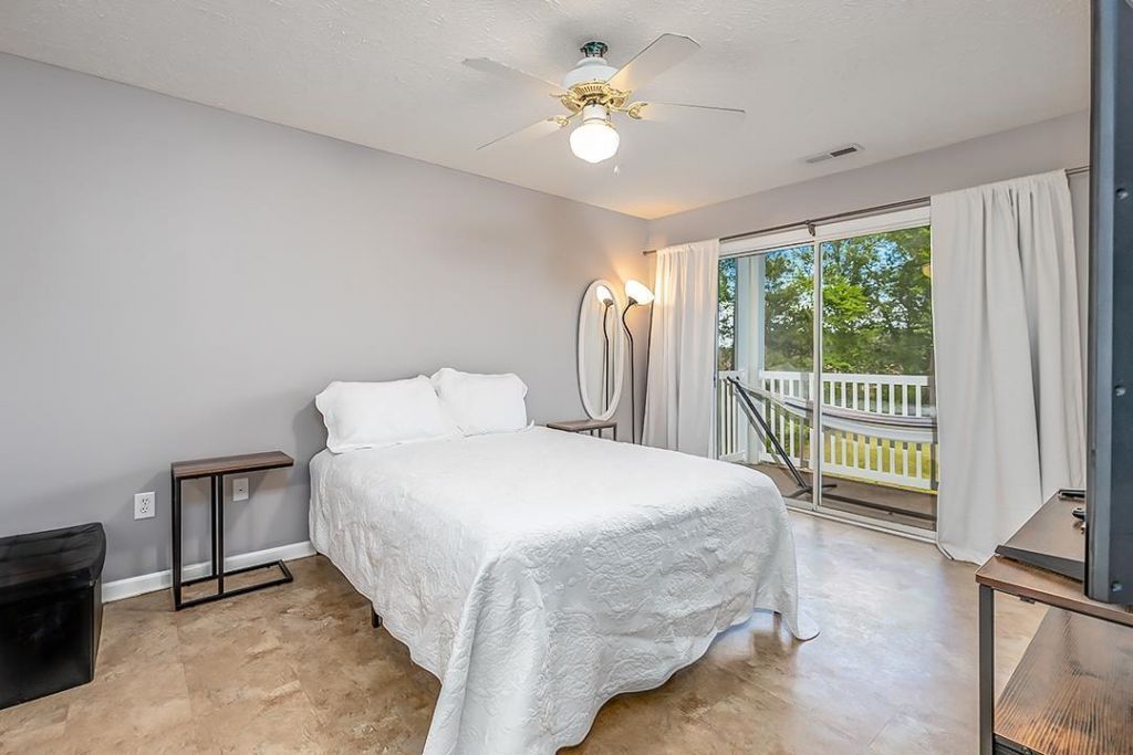 453 Red River Ct. Photo 11