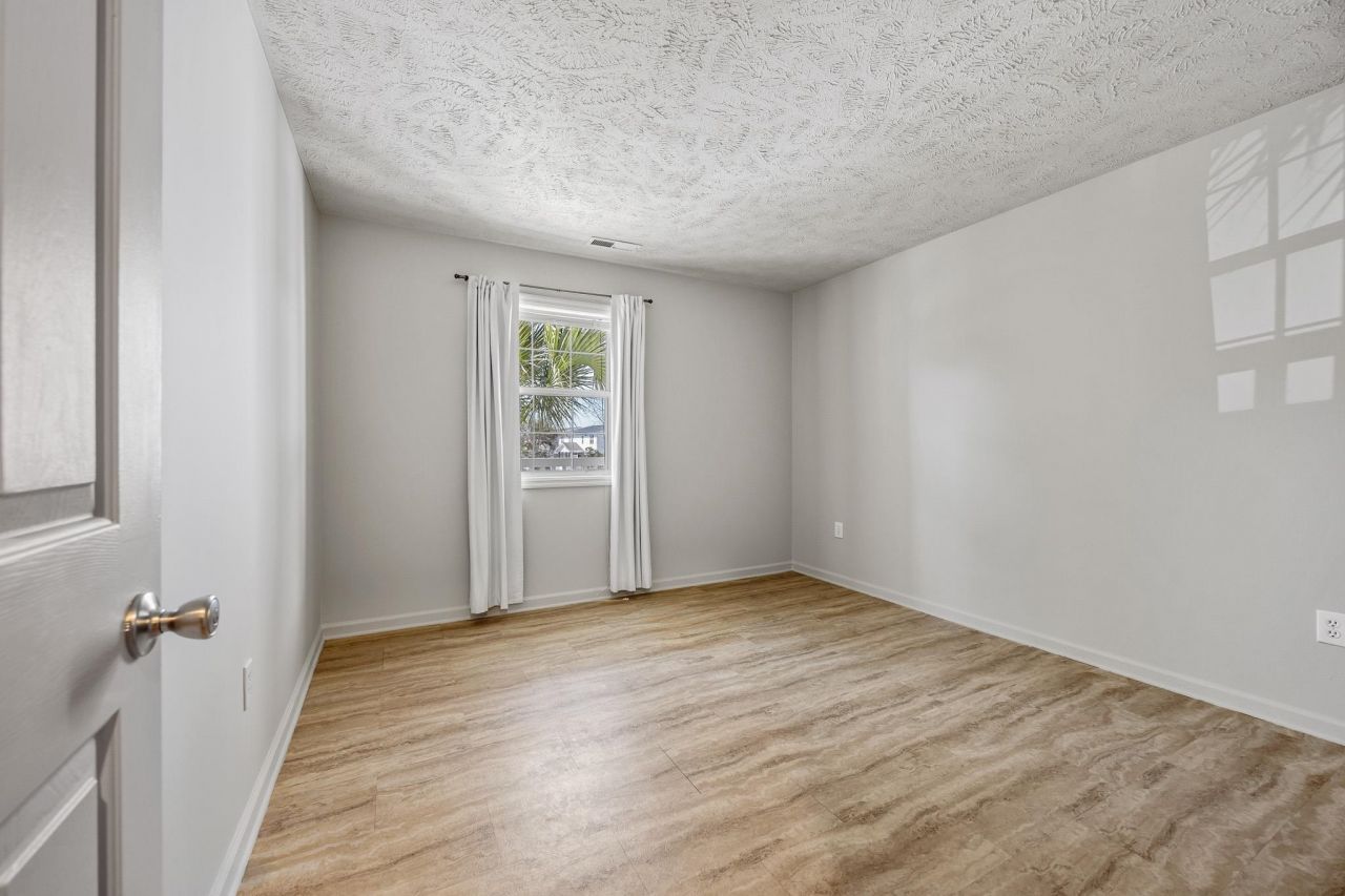 453 Red River Ct. Photo 37