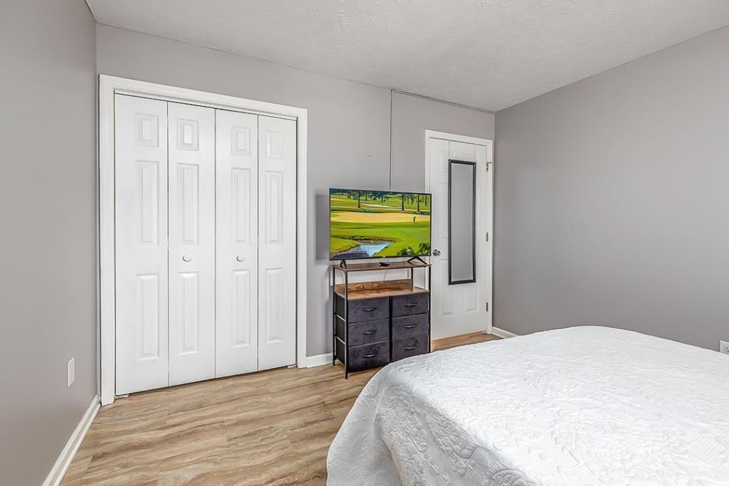 453 Red River Ct. Photo 38