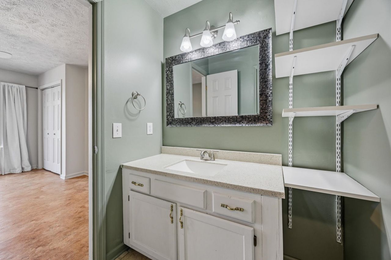 453 Red River Ct. Photo 40