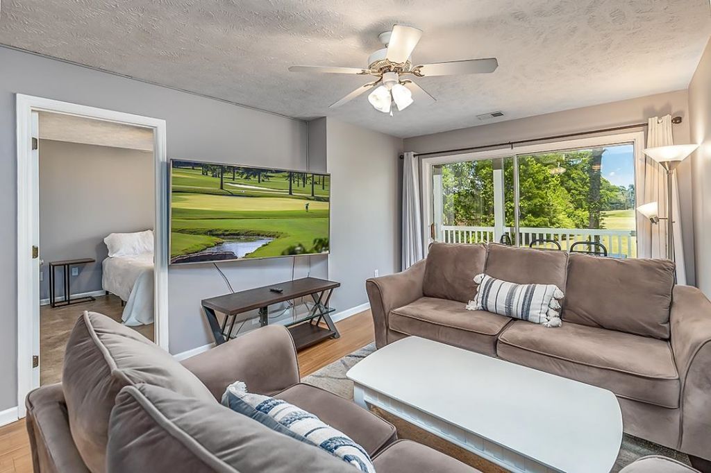 453 Red River Ct. Photo 6