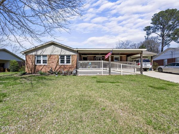 35 Coatsland Drive , Jackson, TN 38301
