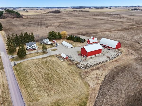 W7900-W7902 Meek Road, Arlington, WI 53911
