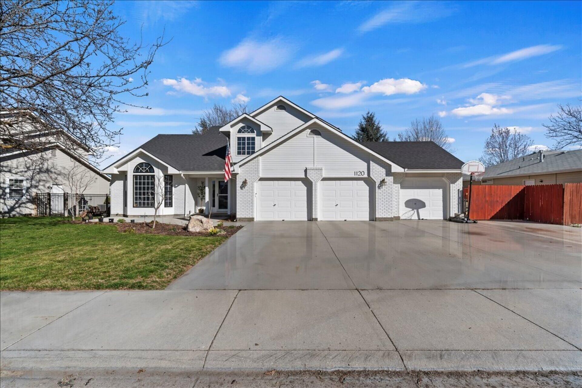 1120 W Clarinda Dr primary photo