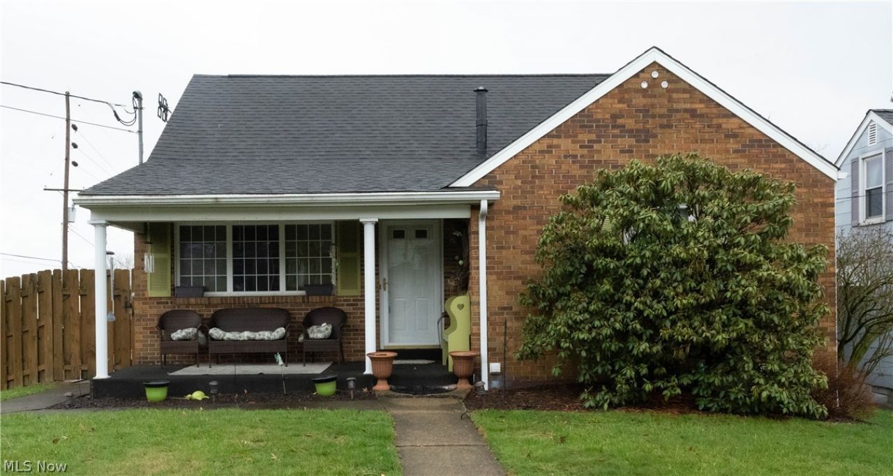 3800 Hanlin Way, Weirton, WV 26062 Main Photo