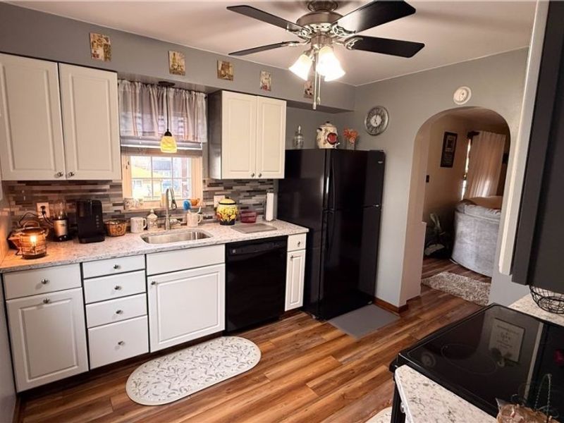 3800 Hanlin Way, Weirton, WV 26062 Photo 6