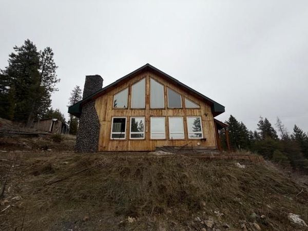 4395 Hesseltine Rd, Valley, WA 99181