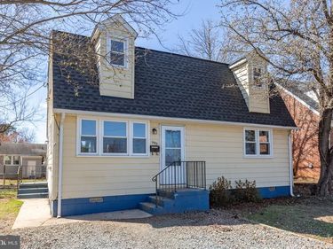 1503 DIXON STREET , FREDERICKSBURG, VA 22401