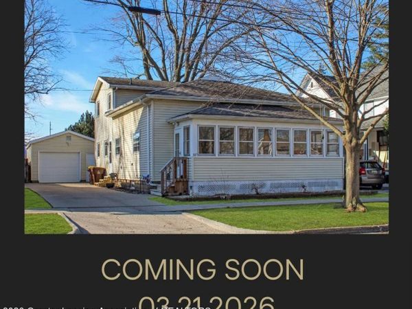 107 W Steel Street, St. Johns, MI 48879