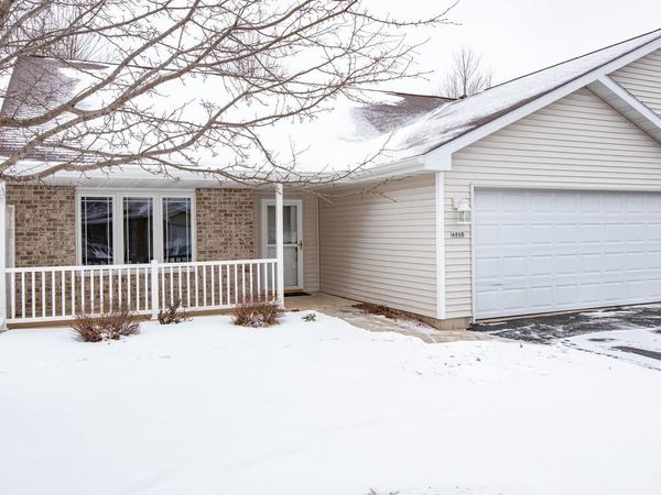 486 WYLDEWOOD DRIVE, Unit B, Oshkosh, WI 54904