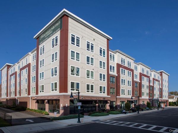 116 Searing Avenue , Unit PHS407, Mineola, NY 11501