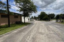 2728 Spruill Avenue  photo 4