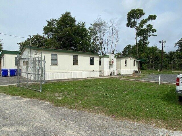 2728 Spruill Avenue  Photo 8