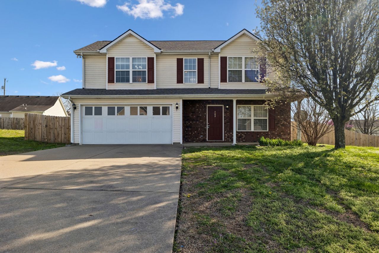 702 Tot Dr, La Vergne, TN 37086 Main Photo