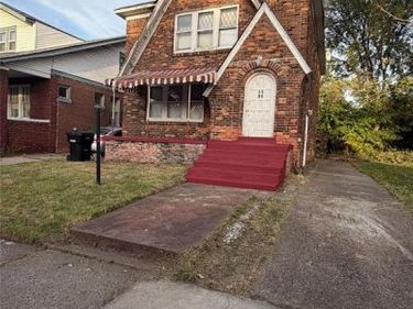8264 Cloverlawn Street, Detroit, MI 48204
