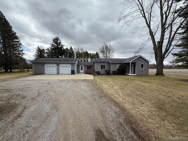 958 N Cass Avenue, Vassar, MI 48768