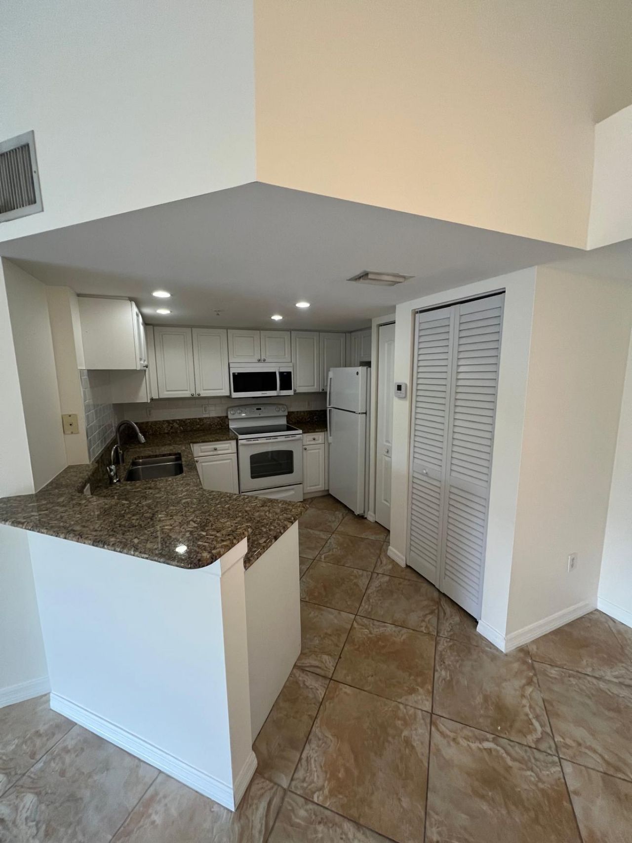 500 Crestwood Court N, Unit 517, Royal Palm Beach, FL 33411 Photo