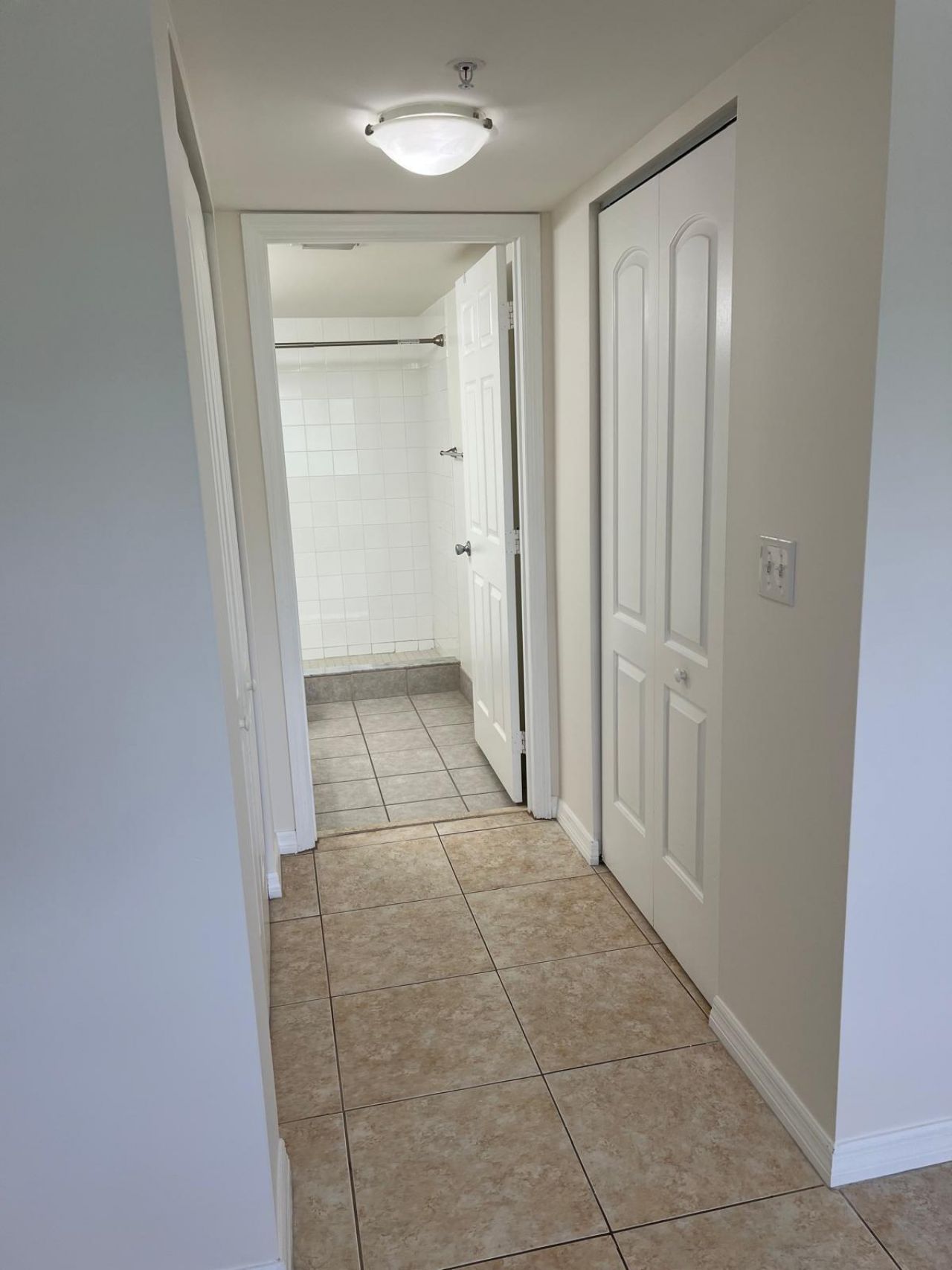 500 Crestwood Court N, Unit 517, Royal Palm Beach, FL 33411 Photo